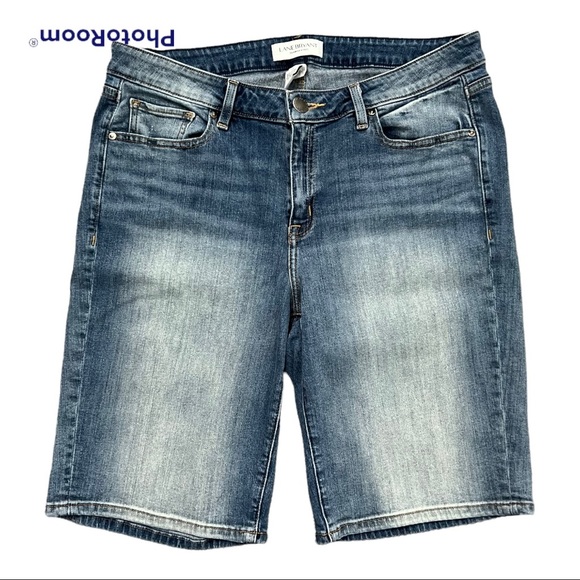 Lane Bryant Pants - Lane Bryant shorts mid rise Essential Bermuda shorts light wash size 14